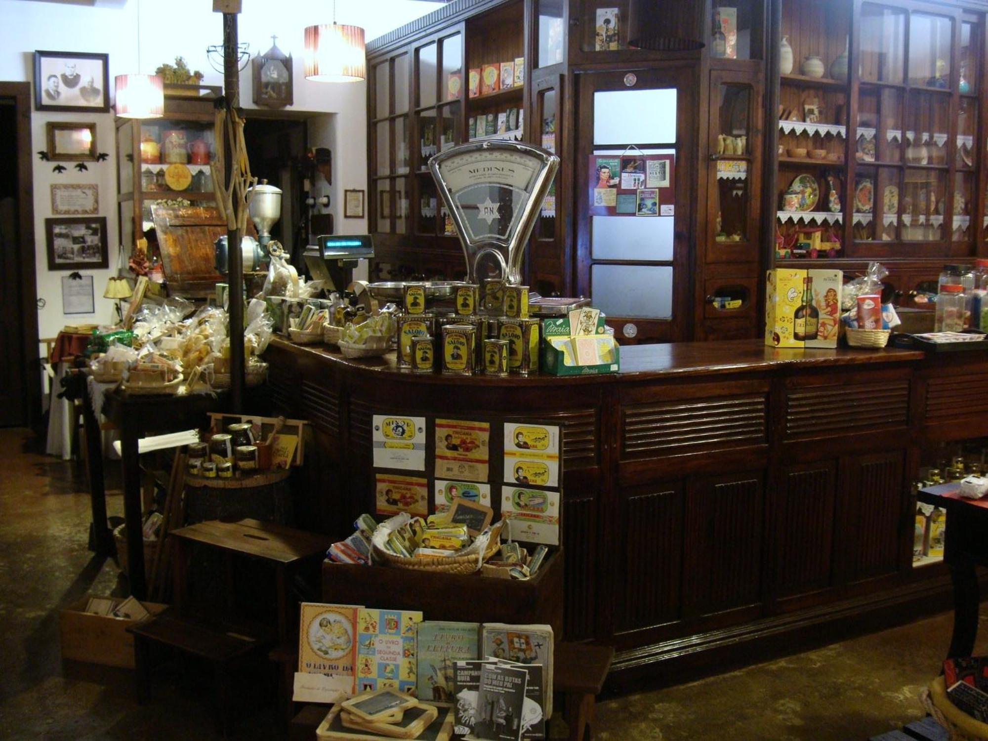 Casa Do Sr. Falcao Miranda do Corvo Luaran gambar