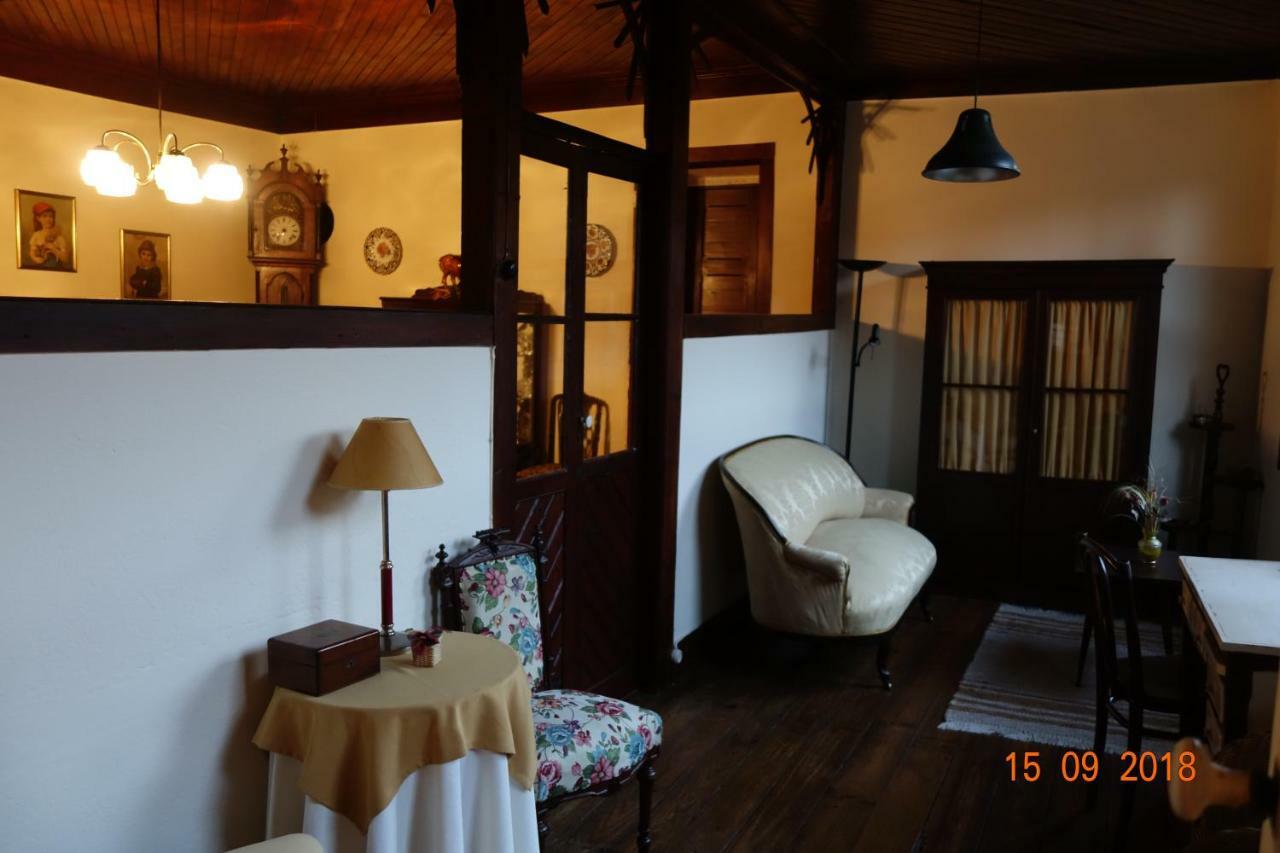 Casa Do Sr. Falcao Miranda do Corvo Luaran gambar